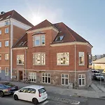 Cozy 4-bedroom Apartamento *