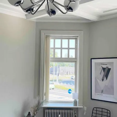 Apartman Cozy 4-bedroom Aalbor