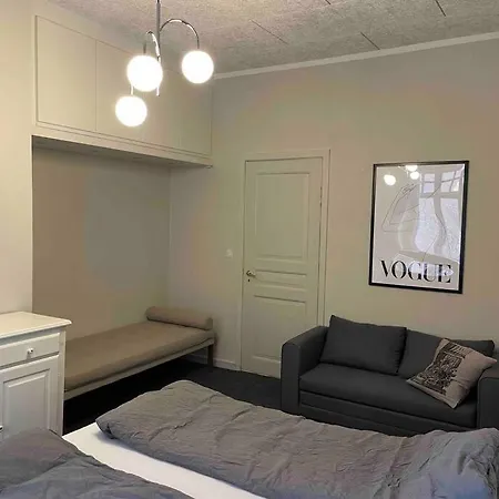 Cozy 4-bedroom Apartment *