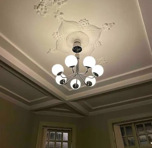 Cozy 4-bedroom Apartament