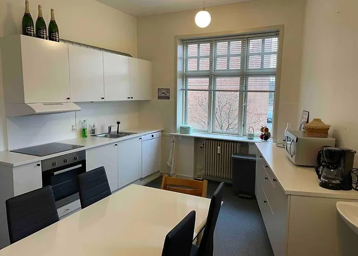 Cozy 4-bedroom Appartement